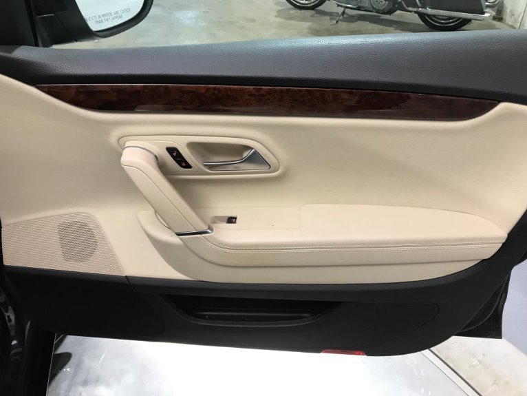 Used-2011-Volkswagen-CC-Lux-Plus