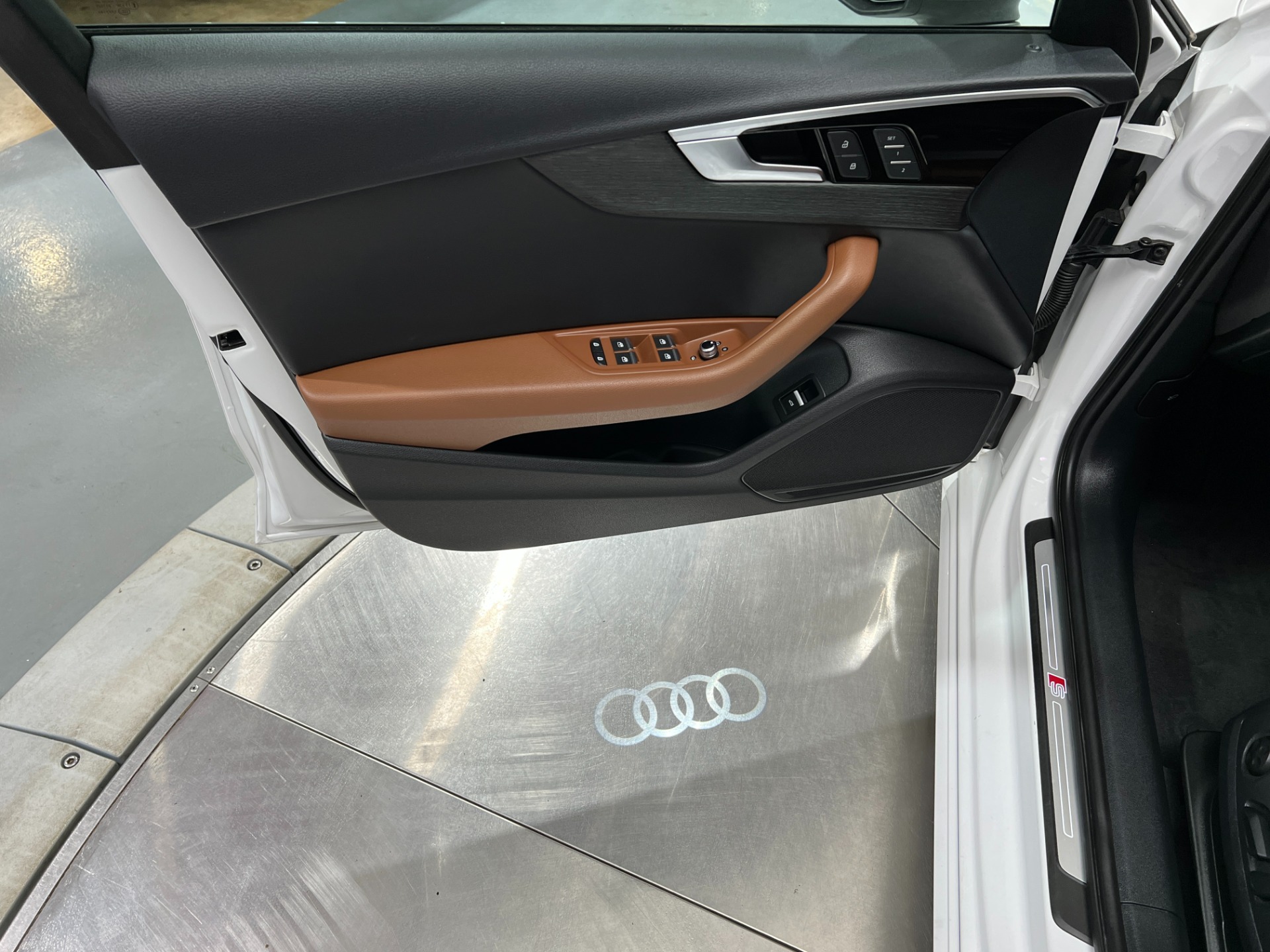 Door and Right Side Rear Fender Kit | AUDI A4 2020 Door and Right Side Rear Fender Kit | AUDI A4 2020