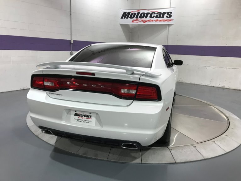 Used-2014-Dodge-Charger-SE