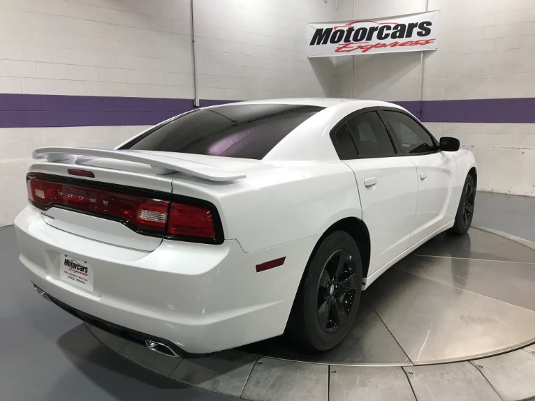 Used-2014-Dodge-Charger-SE