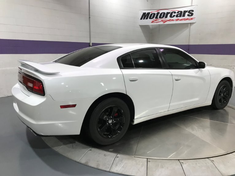 Used-2014-Dodge-Charger-SE