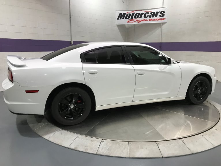 Used-2014-Dodge-Charger-SE