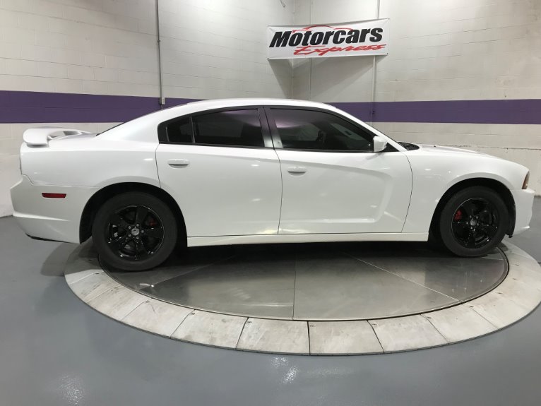 Used-2014-Dodge-Charger-SE