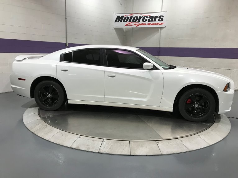 Used-2014-Dodge-Charger-SE