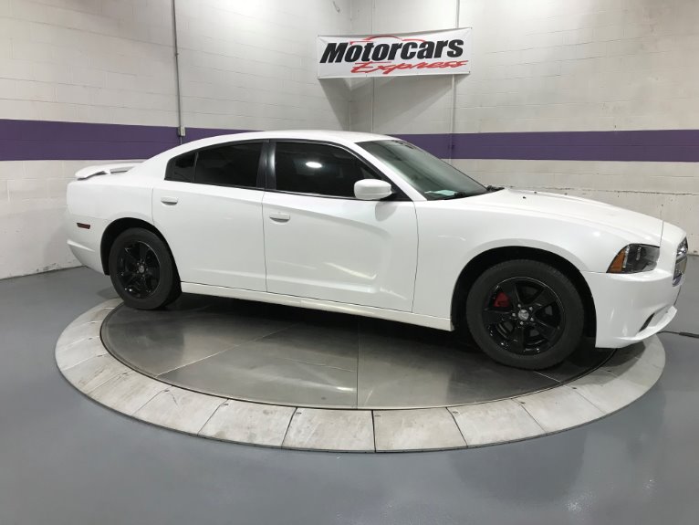 Used-2014-Dodge-Charger-SE