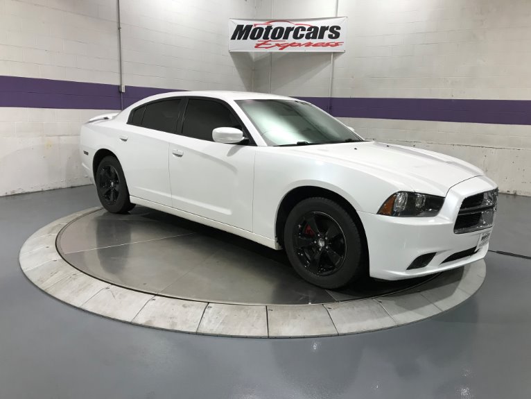 Used-2014-Dodge-Charger-SE