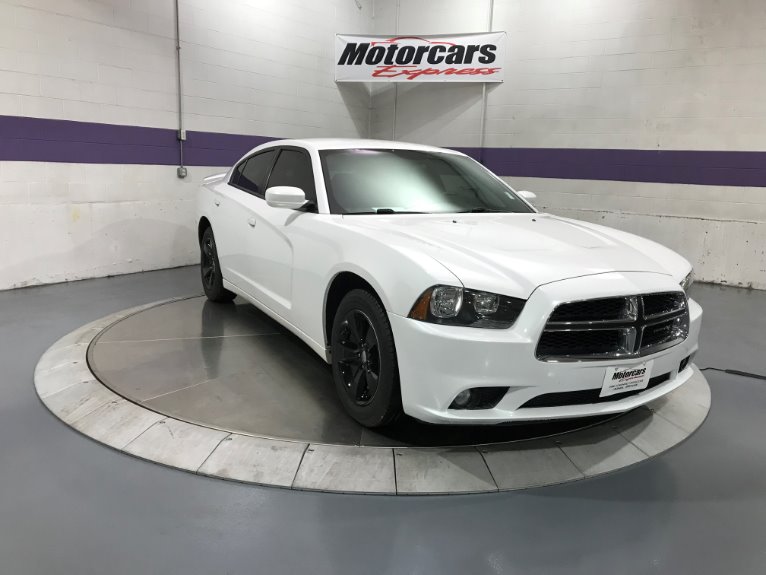 Used-2014-Dodge-Charger-SE