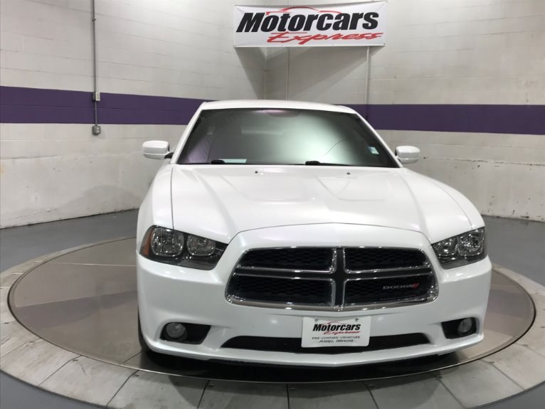 Used-2014-Dodge-Charger-SE