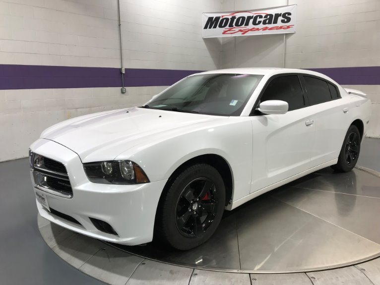 Used-2014-Dodge-Charger-SE