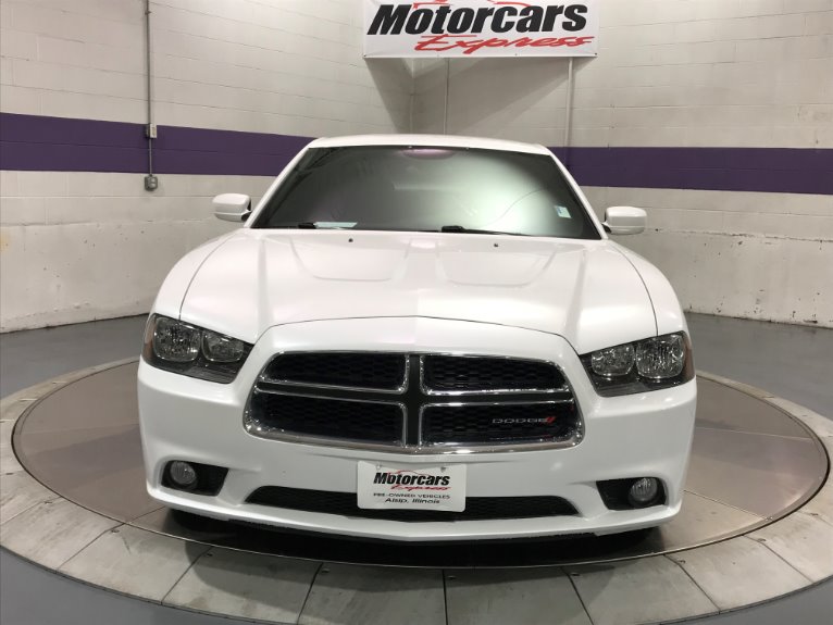 Used-2014-Dodge-Charger-SE