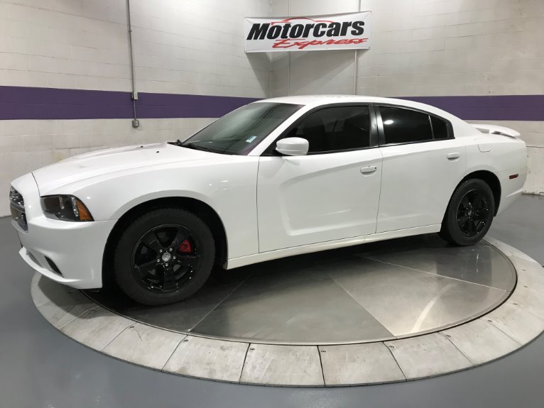 Used-2014-Dodge-Charger-SE