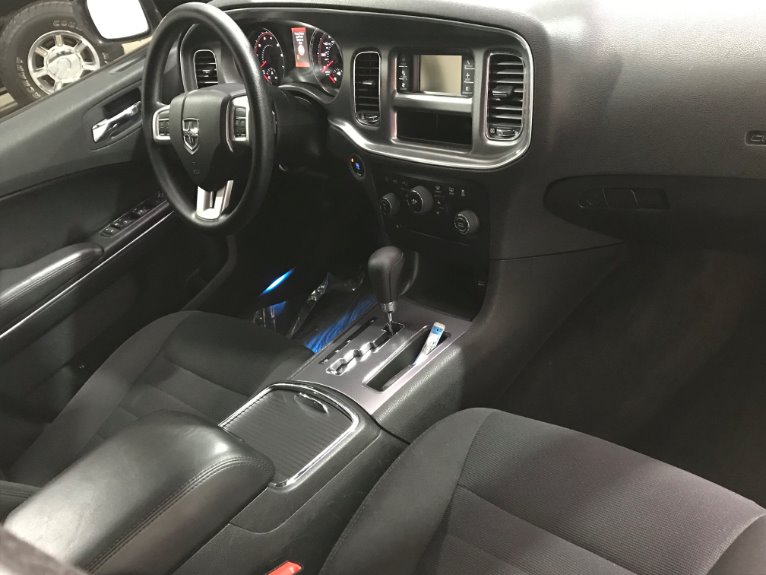 Used-2014-Dodge-Charger-SE