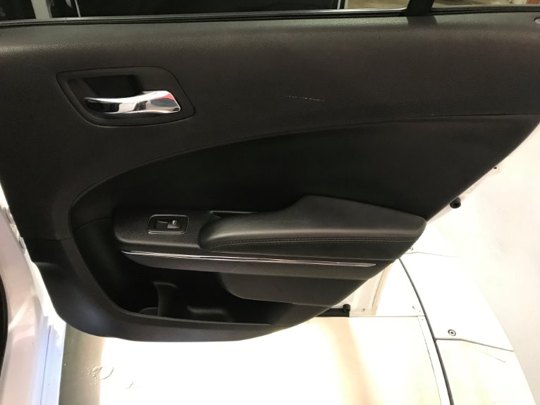 Used-2014-Dodge-Charger-SE