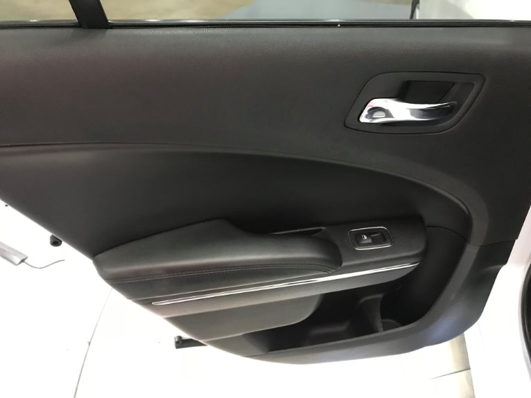 Used-2014-Dodge-Charger-SE