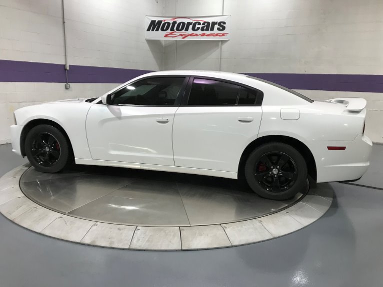 Used-2014-Dodge-Charger-SE