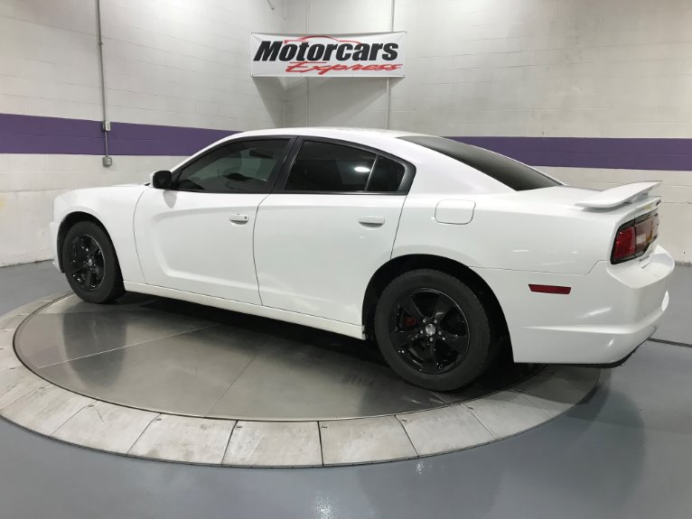 Used-2014-Dodge-Charger-SE