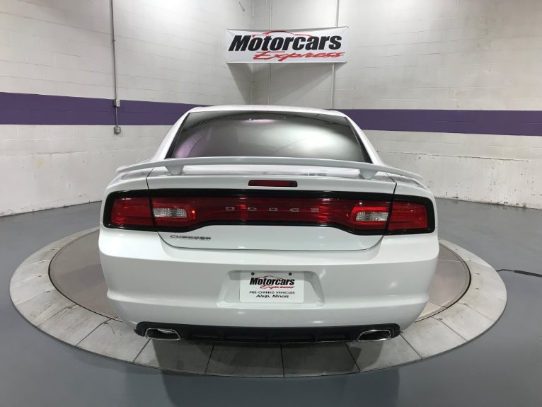 Used-2014-Dodge-Charger-SE