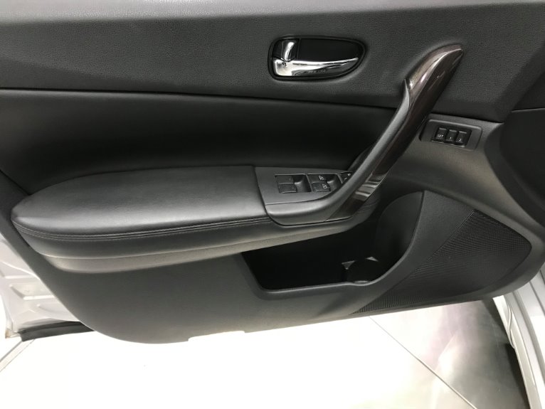 Used-2013-Nissan-Maxima-35-SV