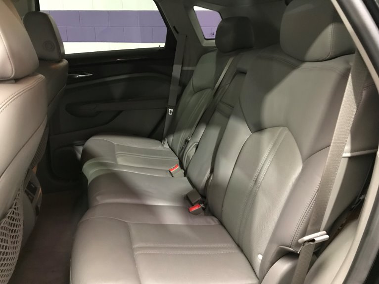 Used-2010-Cadillac-SRX-Luxury-Collection