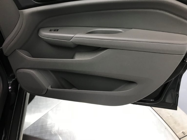 Used-2010-Cadillac-SRX-Luxury-Collection