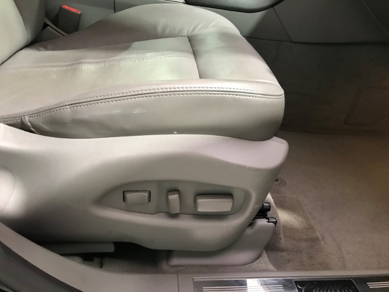 Used-2010-Cadillac-SRX-Luxury-Collection
