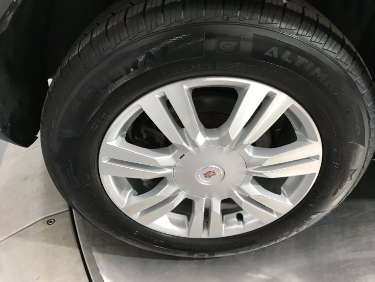 Used-2010-Cadillac-SRX-Luxury-Collection