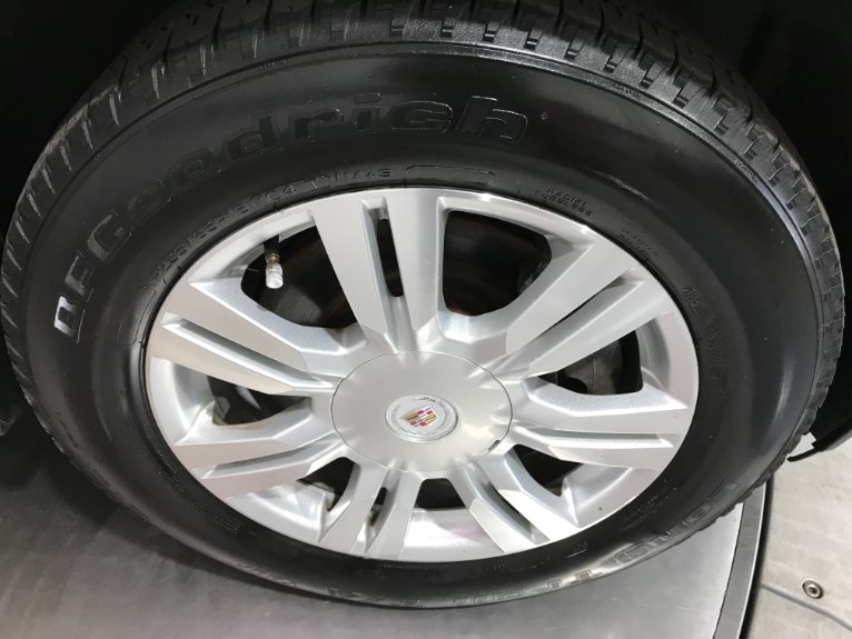 Used-2010-Cadillac-SRX-Luxury-Collection