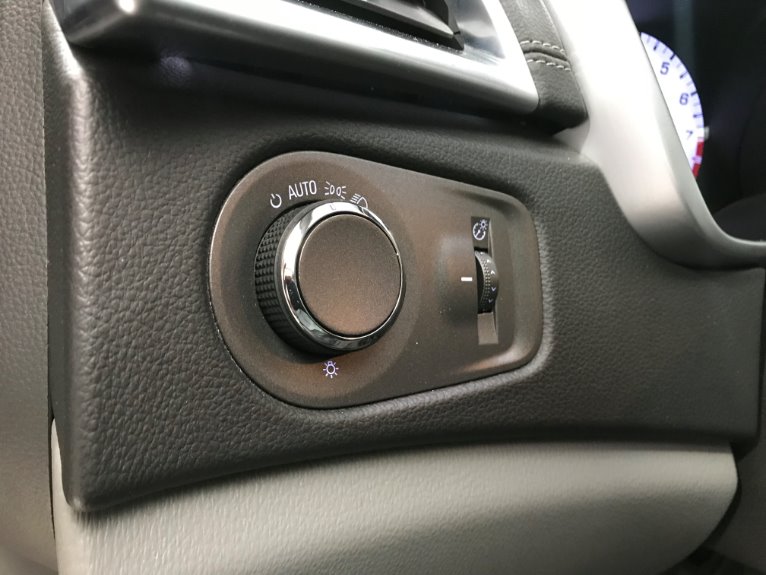 Used-2010-Cadillac-SRX-Luxury-Collection