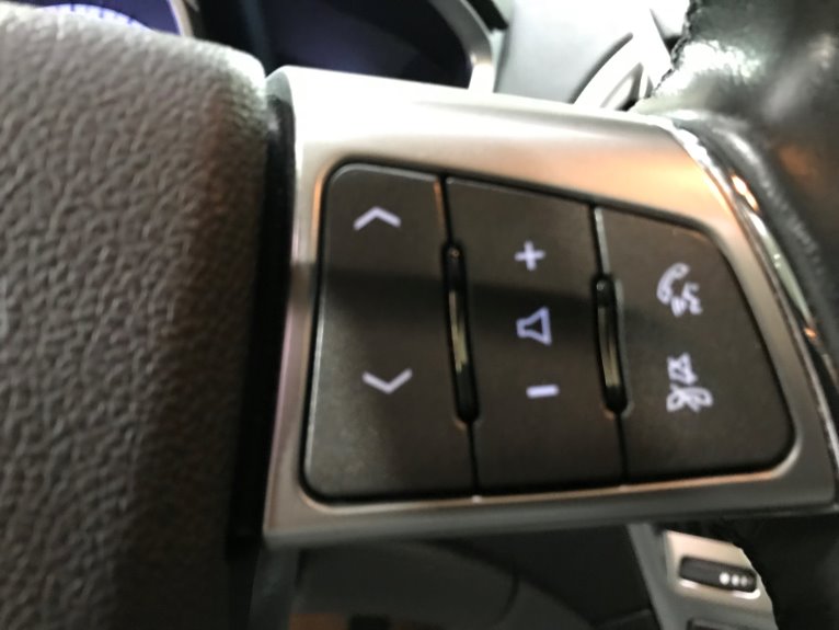 Used-2010-Cadillac-SRX-Luxury-Collection
