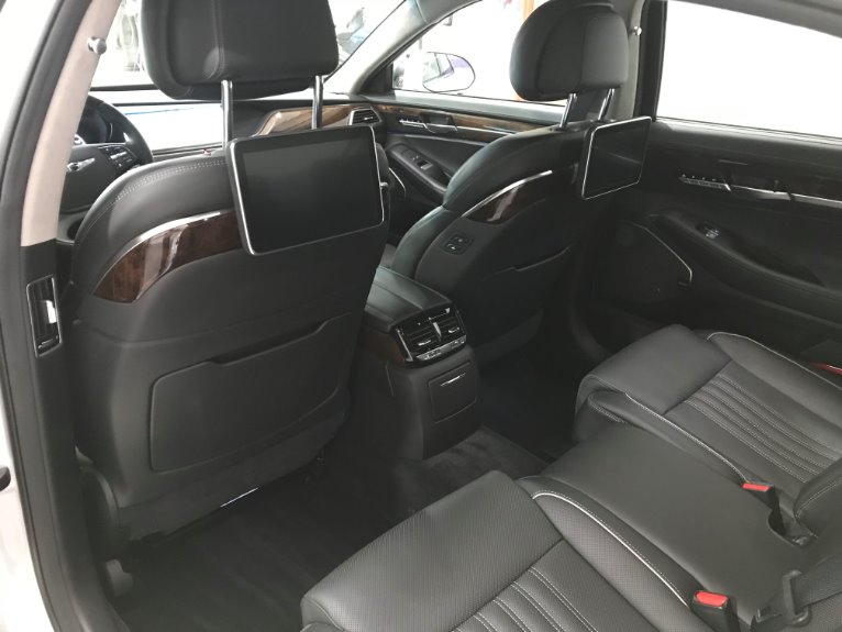 Used-2018-Genesis-G90-AWD-50L-Ultimate