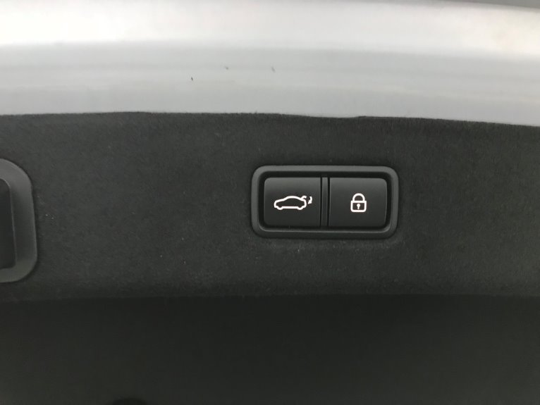 Used-2018-Genesis-G90-AWD-50L-Ultimate