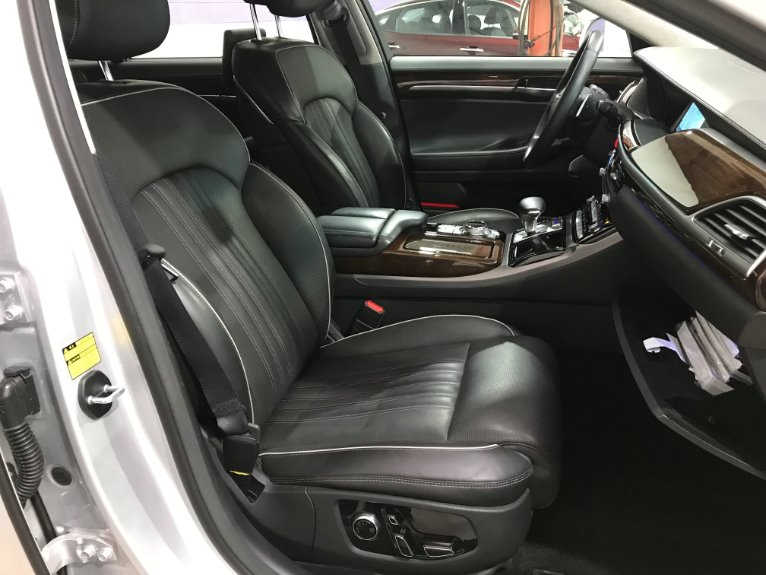 Used-2018-Genesis-G90-AWD-50L-Ultimate