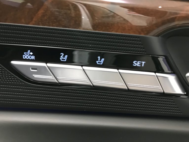 Used-2018-Genesis-G90-AWD-50L-Ultimate