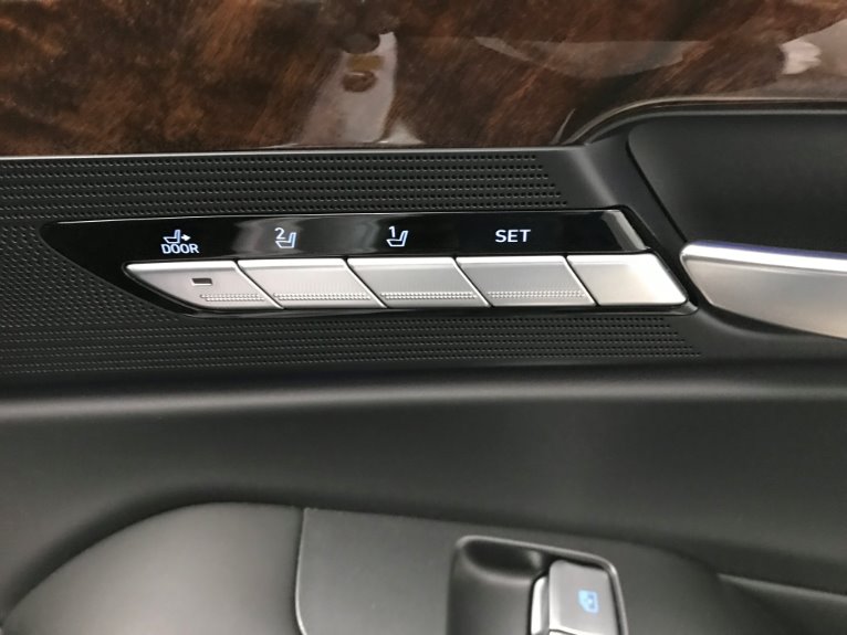 Used-2018-Genesis-G90-AWD-50L-Ultimate