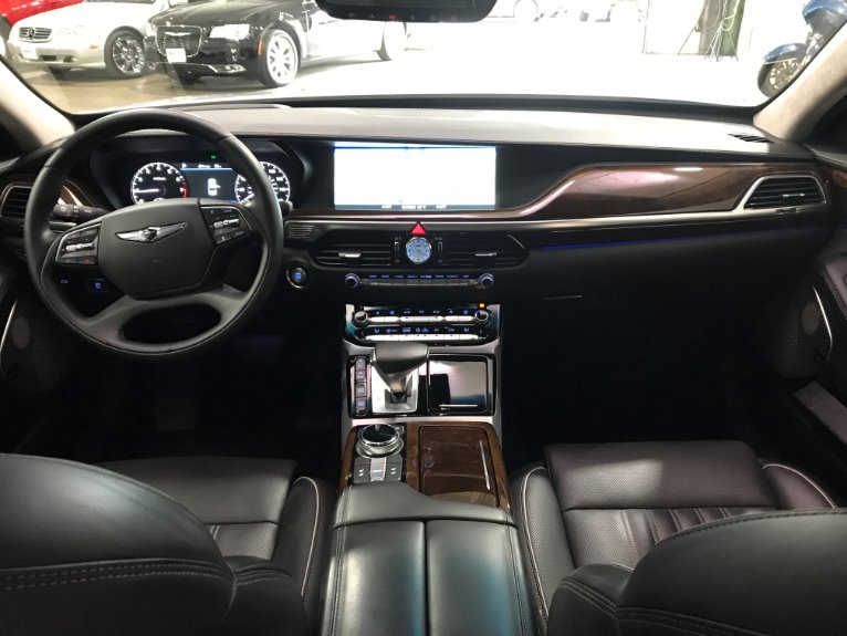 Used-2018-Genesis-G90-AWD-50L-Ultimate