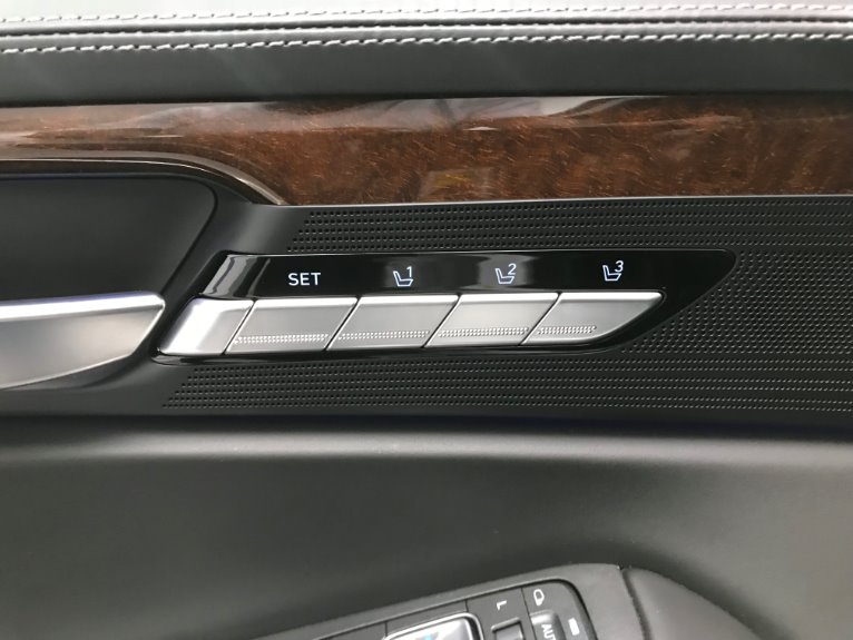 Used-2018-Genesis-G90-AWD-50L-Ultimate