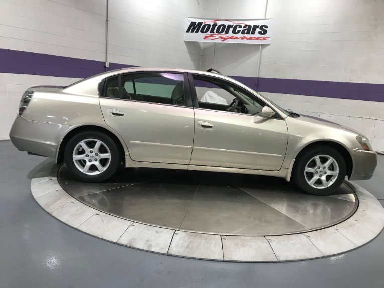 Used-2006-Nissan-Altima-35-SE