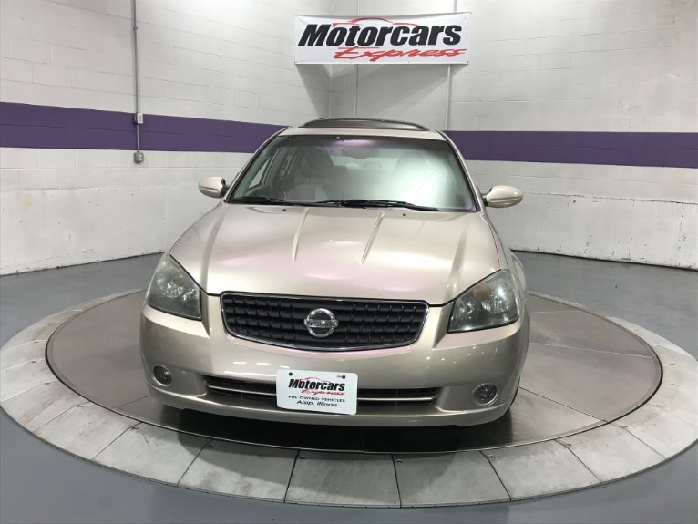 Used-2006-Nissan-Altima-35-SE