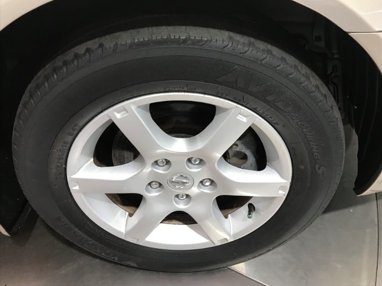 Used-2006-Nissan-Altima-35-SE