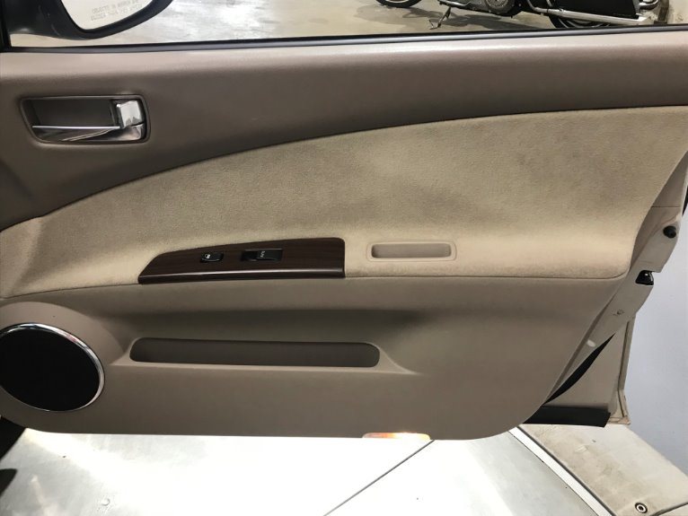Used-2006-Nissan-Altima-35-SE