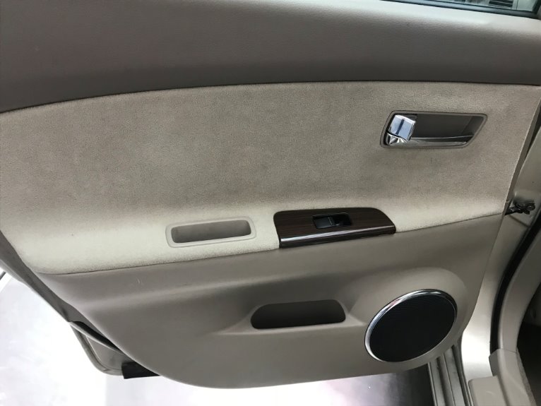 Used-2006-Nissan-Altima-35-SE