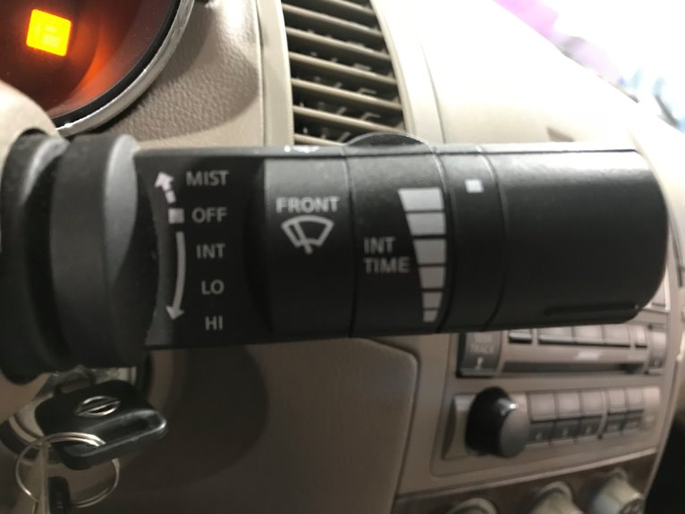 Used-2006-Nissan-Altima-35-SE