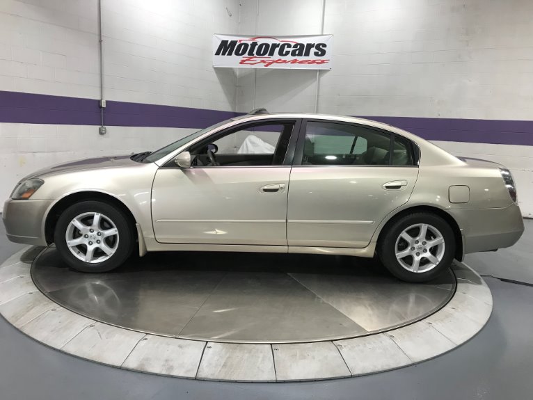 Used-2006-Nissan-Altima-35-SE