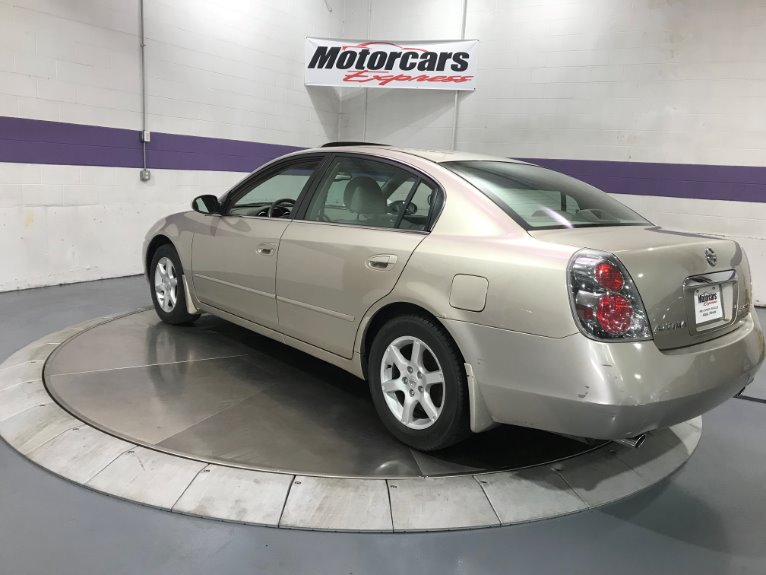 Used-2006-Nissan-Altima-35-SE