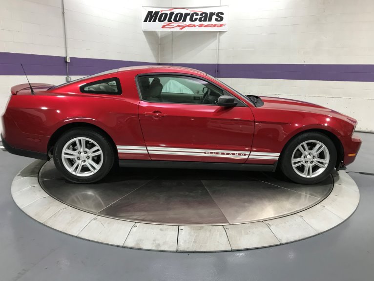 Used-2010-Ford-Mustang-V6