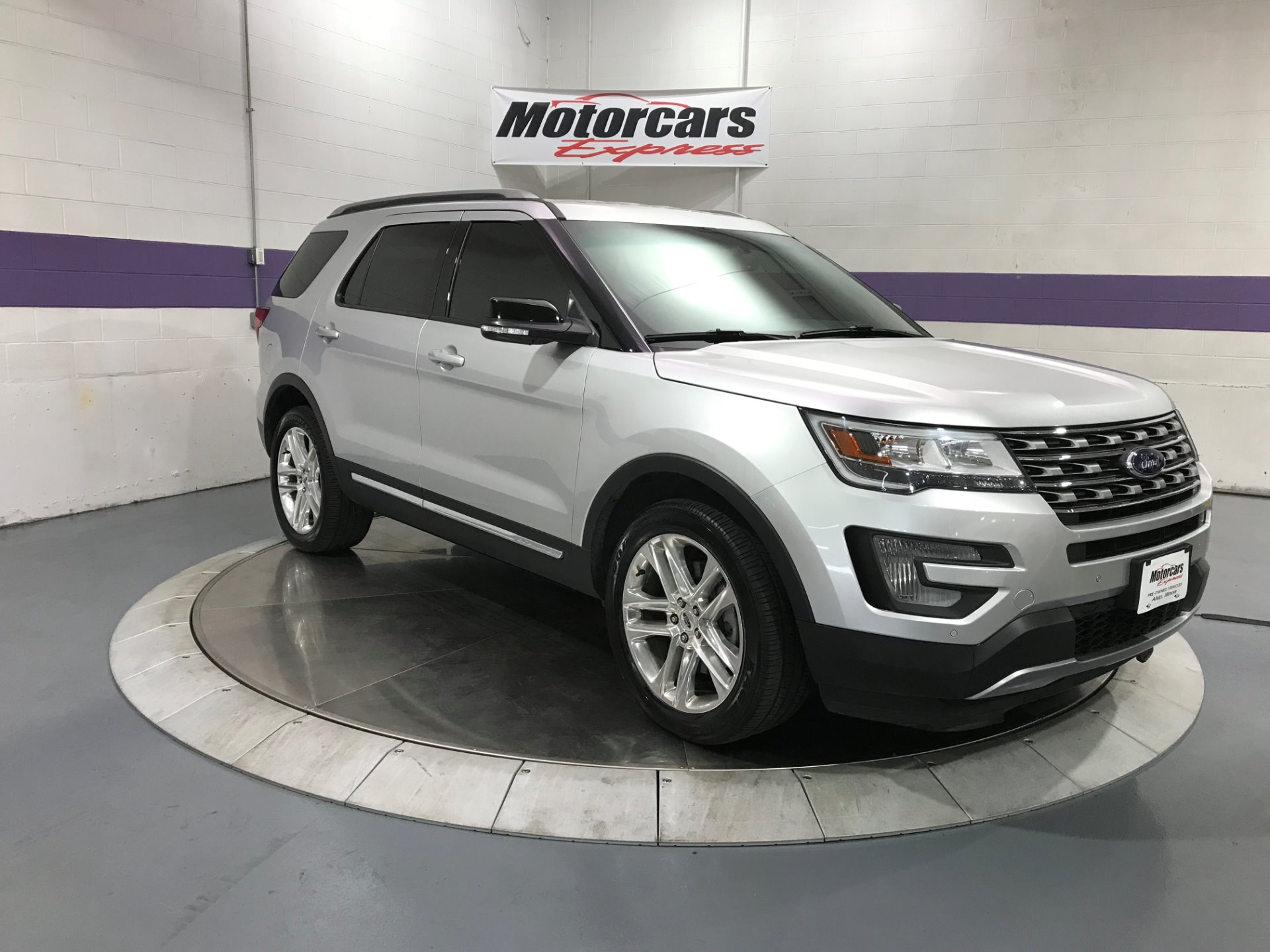 2016 Ford Explorer XLT AWD Stock 24587 for sale near Alsip, IL IL Ford Dealer