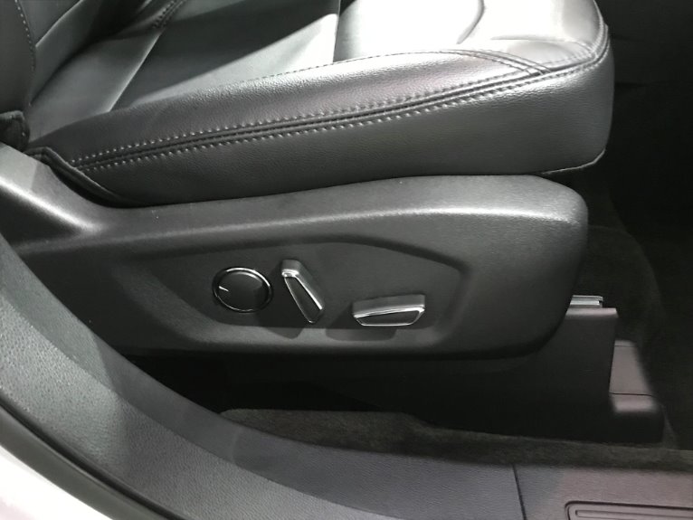 Used-2016-Ford-Explorer-XLT-AWD