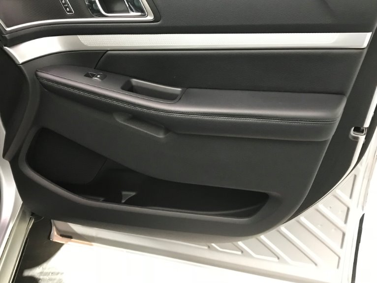 Used-2016-Ford-Explorer-XLT-AWD