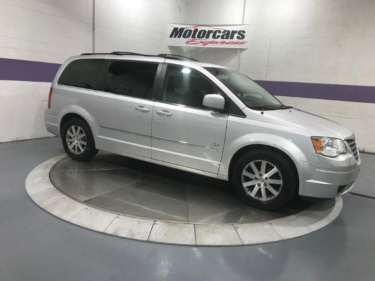 Used-2009-Chrysler-Town-and-Country-Touring