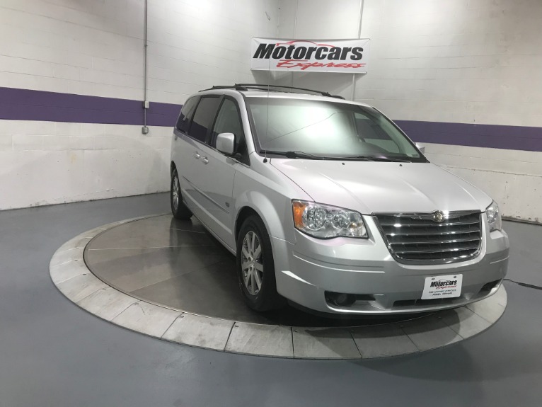 Used-2009-Chrysler-Town-and-Country-Touring